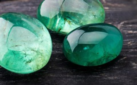 翡翠手镯有坑怎么办， 翡翠手镯有坑怎么消除