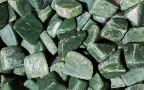 翡翠石头是如何形成的， 翡翠石头是怎么形成的