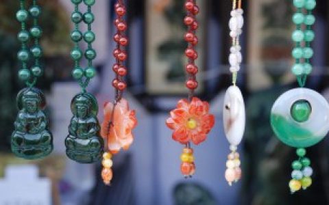 怎么样挑选翡翠观音吊坠， 翡翠观音吊坠如何挑选