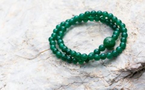 如何识别翡翠和水沫子， 怎么识别翡翠和水沫子