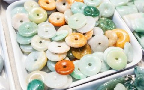 翡翠原石松花， 翡翠原石松花有什么各类