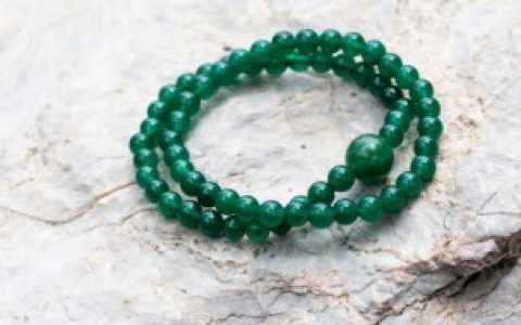 用什么敲翡翠听声音， 用啥敲翡翠听声音