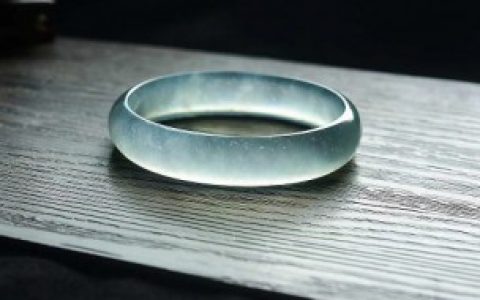 翡翠手镯破了如何补救， 翡翠手镯破了怎么办