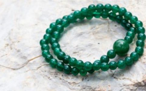 翡翠满色是什么， 翡翠满色是什么意思