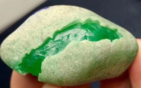 翡翠原石切开后怎么看好坏， 翡翠原石如何看好坏