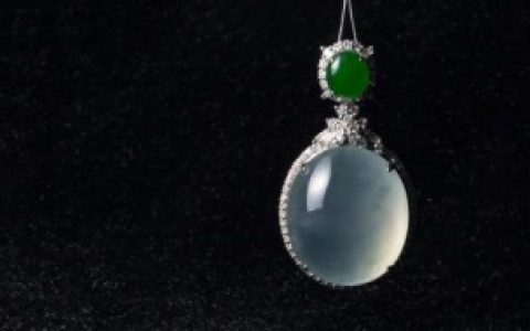 翡翠吊坠摔出来裂痕怎么办， 翡翠吊坠摔出来裂痕怎么解决