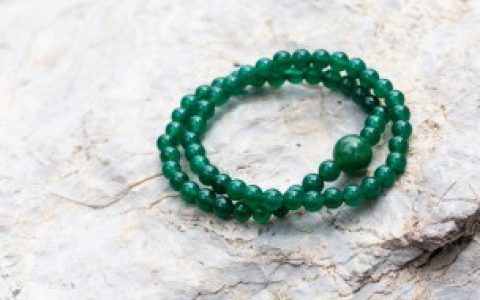 翡翠珠手链配什么坠， 翡翠珠手链配哪些坠比较好