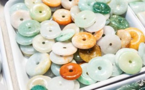 翡翠中高翠是什么， 翡翠中高翠是啥意思