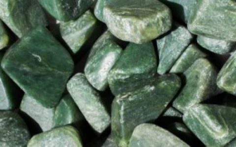 翡翠蒙包什么意思， 翡翠蒙包解释