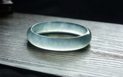 翡翠和绿的区别是什么， 翡翠和绿的区别是啥