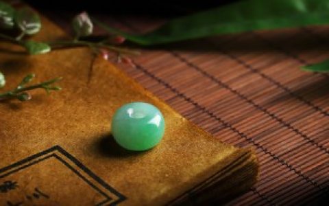 祖母绿和翡翠区别有什么， 祖母绿和翡翠有什么差别