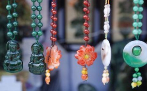 男生带翡翠有什么颜色好看吗， 男生带翡翠颜色推荐