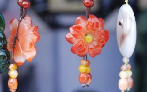 戴翡翠龙吊坠应注意什么意思