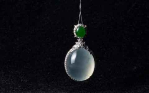 为什么现在翡翠染色多， 翡翠手镯色彩多是什么原因