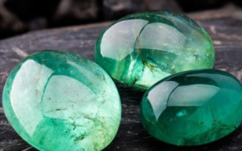 翡翠细糯蓝花怎么回事， 翡翠细糯蓝花的原因