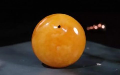 蜜蜡琥珀怎么辨别真假， 蜜蜡琥珀辨别真假的方法