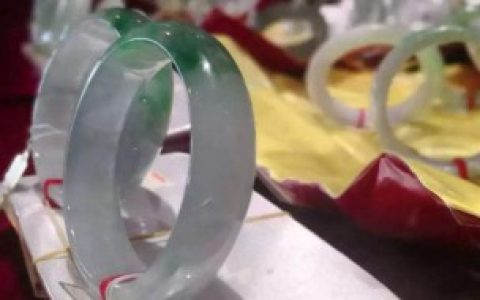 翡翠化冰种水什么意思， 翡翠化冰种水怎么解释